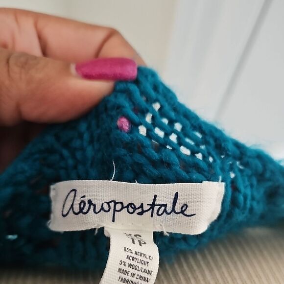 Aeropostale Blue Crew Neck Sweater with Vertical Knit Patterns - Picture 2 of 16